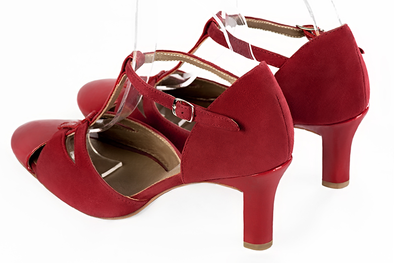 Scarlet red women's T-strap open side shoes. Round toe. High kitten heels. Rear view - Florence KOOIJMAN
